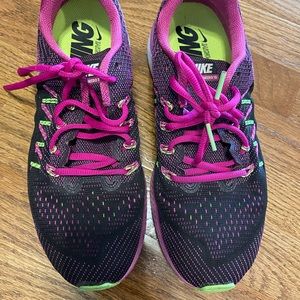 Women Nikes Running Shoes- Size 9